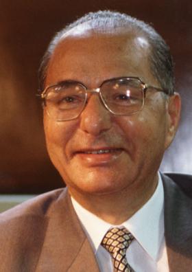 محمود حمدي زقزوق
